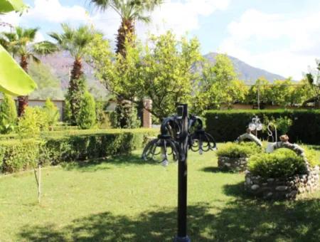 Luxusvilla Mit Pool In 1458 M² Grundstück Zum Verkauf In Köyceğiz