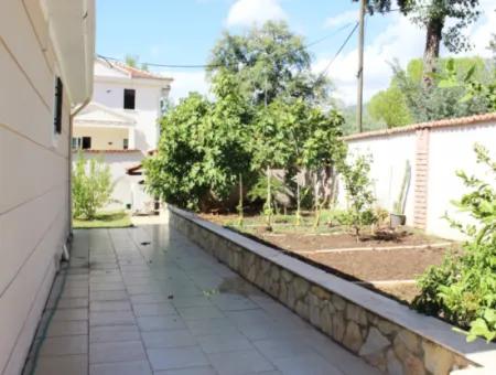 Luxusvilla Mit Pool In 1458 M² Grundstück Zum Verkauf In Köyceğiz