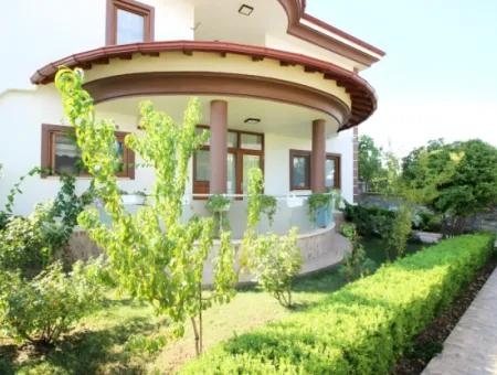 Villa Mit Pool Zum Verkauf In Köyceğiz