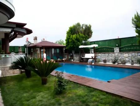 Villa Mit Pool Zum Verkauf In Köyceğiz