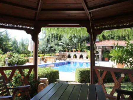 Luxury Villa With Pool In 1458 M² Plot For Sale In Köyceğiz