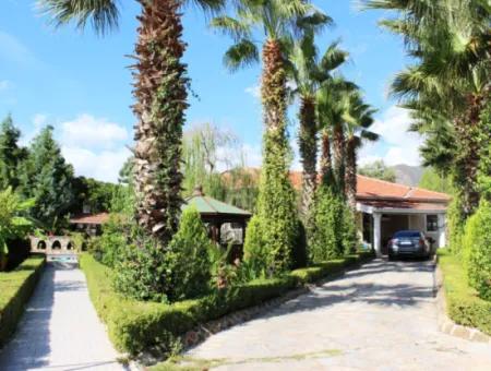 Luxury Villa With Pool In 1458 M² Plot For Sale In Köyceğiz