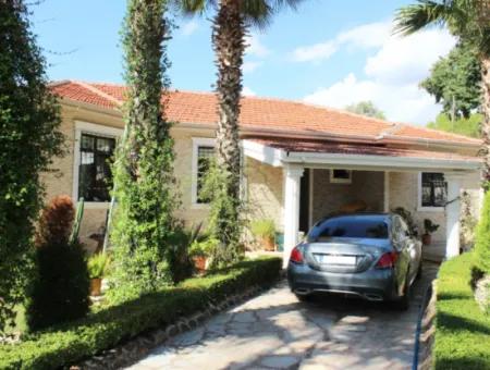 Luxury Villa With Pool In 1458 M² Plot For Sale In Köyceğiz