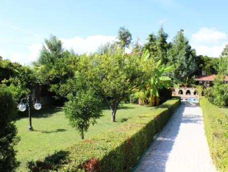 Luxury Villa With Pool In 1458 M² Plot For Sale In Köyceğiz