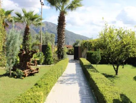 Luxury Villa With Pool In 1458 M² Plot For Sale In Köyceğiz