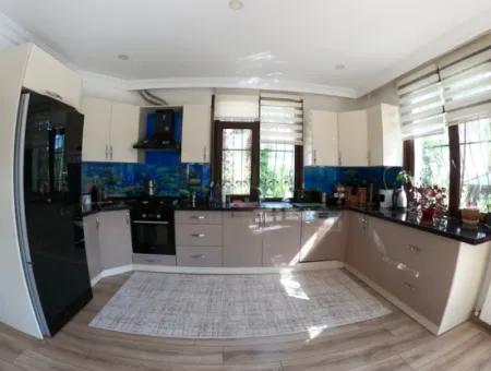 Luxury Villa With Pool In 1458 M² Plot For Sale In Köyceğiz