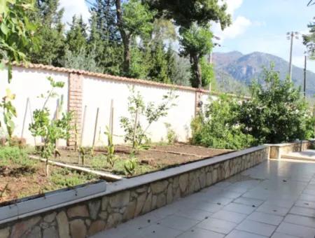 Luxury Villa With Pool In 1458 M² Plot For Sale In Köyceğiz