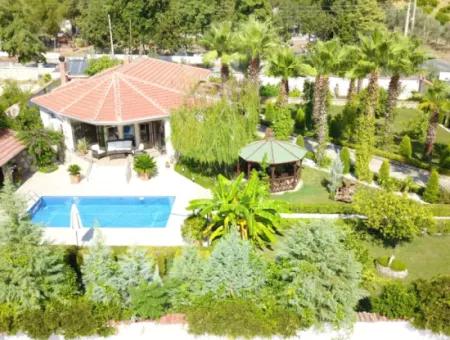 Luxury Villa With Pool In 1458 M² Plot For Sale In Köyceğiz