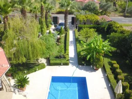 Luxury Villa With Pool In 1458 M² Plot For Sale In Köyceğiz