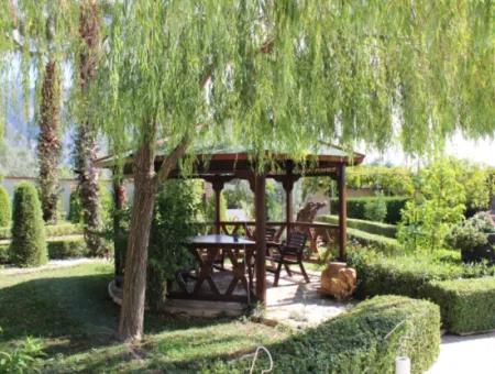 Luxury Villa With Pool In 1458 M² Plot For Sale In Köyceğiz