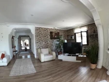 Köyceğiz'de Satılık 1458 M² Arsa İçerisinde Havuzlu  Lüks Villa