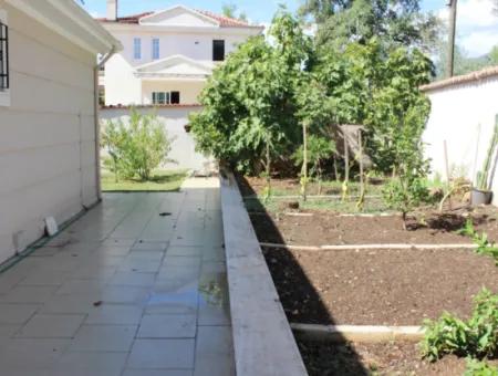 Köyceğiz'de Satılık 1458 M² Arsa İçerisinde Havuzlu  Lüks Villa